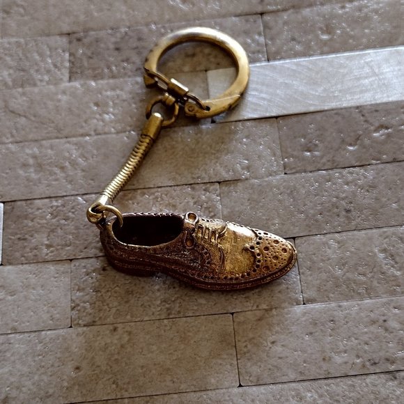 Walk Over Advertising Wing Tip Shoe Keychain - Picture 1 of 4